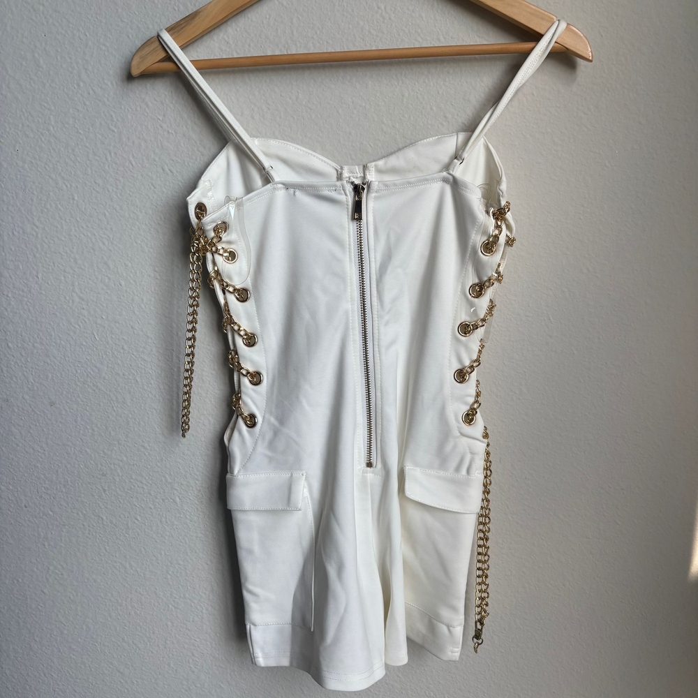 Elegant White Jumpsuit with Lace-Up Sides - Picture 3 of 4